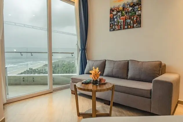 Deluxe Front Sea View