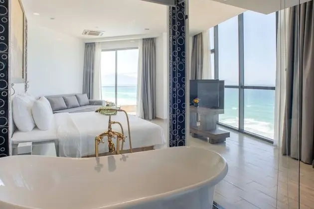 Deluxe Front Sea View