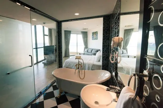 Deluxe Front Sea View