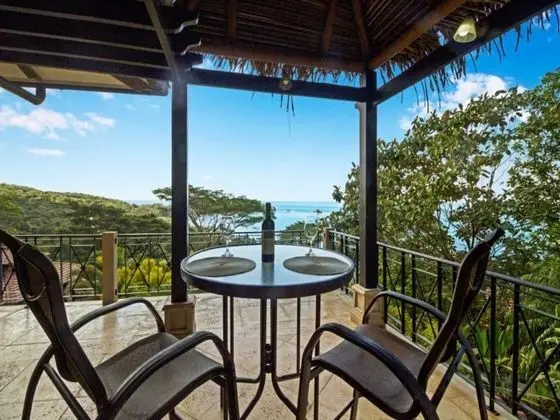 2 Bedroom Villa. Private pool and Air Conditioning