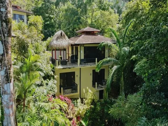 2 Bedroom Villa. Private pool and Air Conditioning