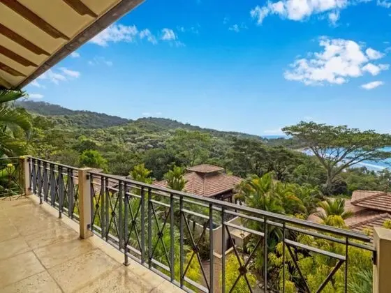 2 Bedroom Villa. Private pool and Air Conditioning
