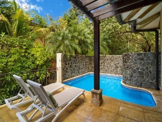 2 Bedroom Villa. Private pool and Air Conditioning