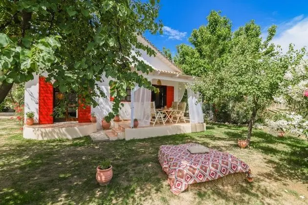 Traditional Villa (Agapi)