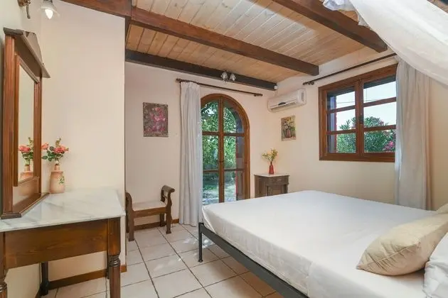 Traditional Villa (Agapi)
