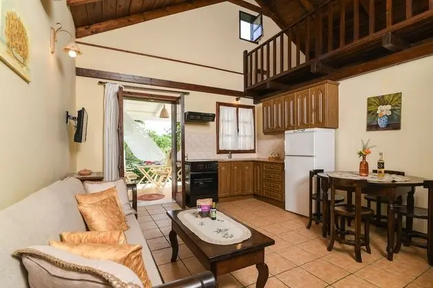 Traditional Villa (Fos)