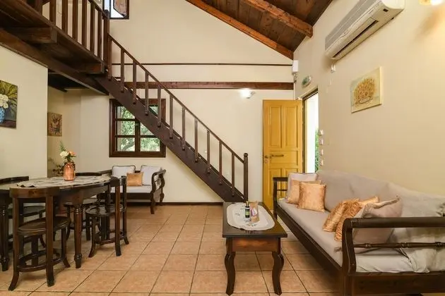 Traditional Villa (Fos)