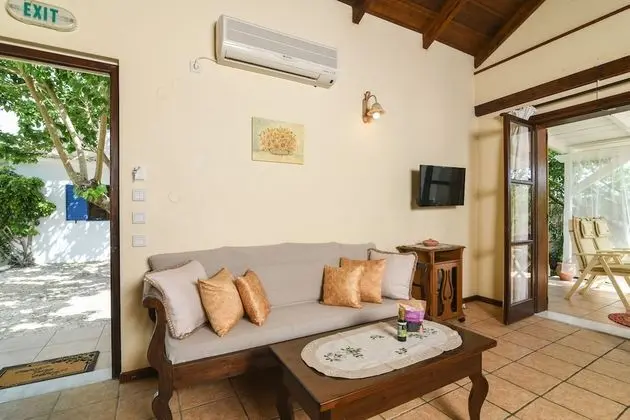 Traditional Villa (Fos)