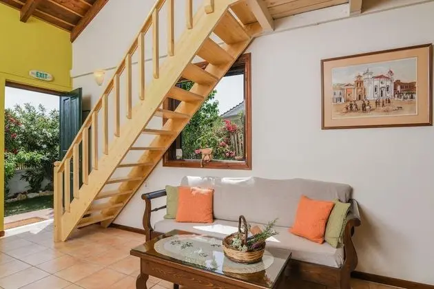 Traditional Villa (Zoi)