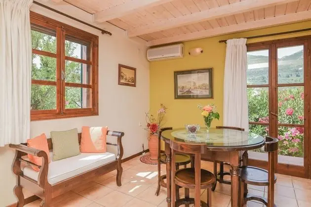 Traditional Villa (Zoi)