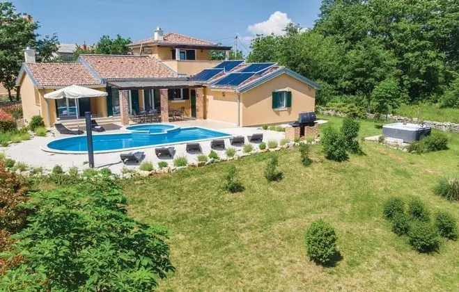 Deluxe Villa (Aida)