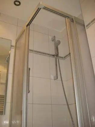 Comfort Tek Büyük veya İki Ayrı Yataklı Oda