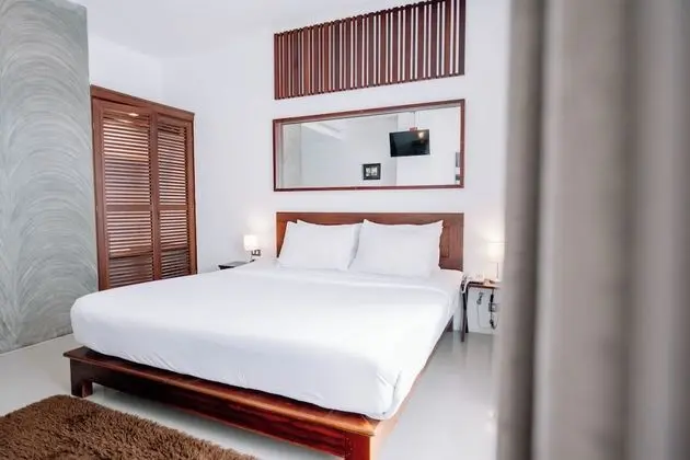 Classic King Bed