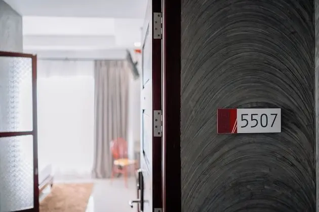 Classic King Bed
