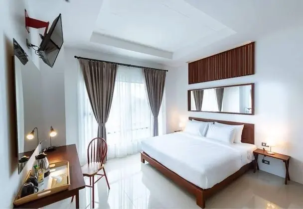 Classic King Bed