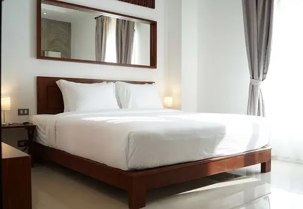 Classic King Bed