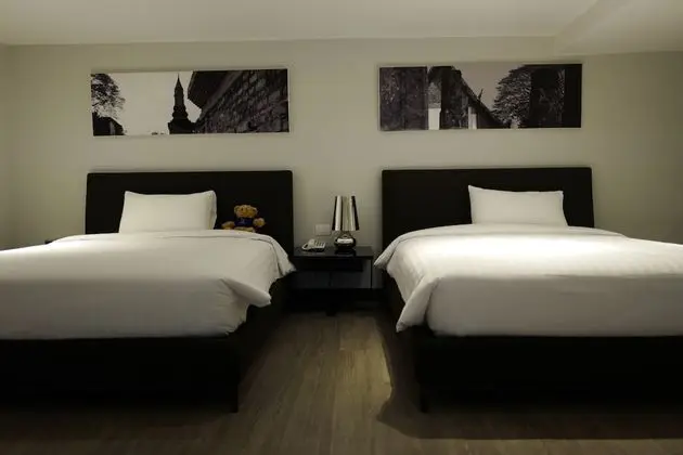 XL Suite with Jacuzzi
