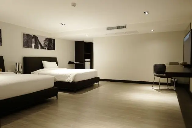 XL Suite with Jacuzzi