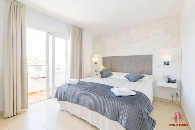 Superior Tek Büyük Yataklı Oda, Balkon, Havuz Manzaralı