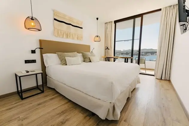 Superior Oda, Balkon, Deniz Manzaralı