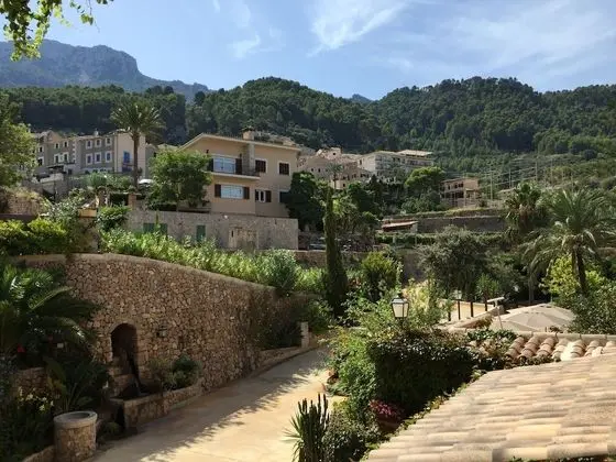 Tek Büyük Yataklı Oda, Balkon, Dağ Manzaralı