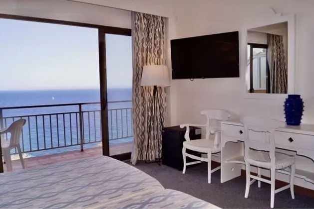 Tek Büyük Yataklı Oda, Balkon, Deniz Manzaralı