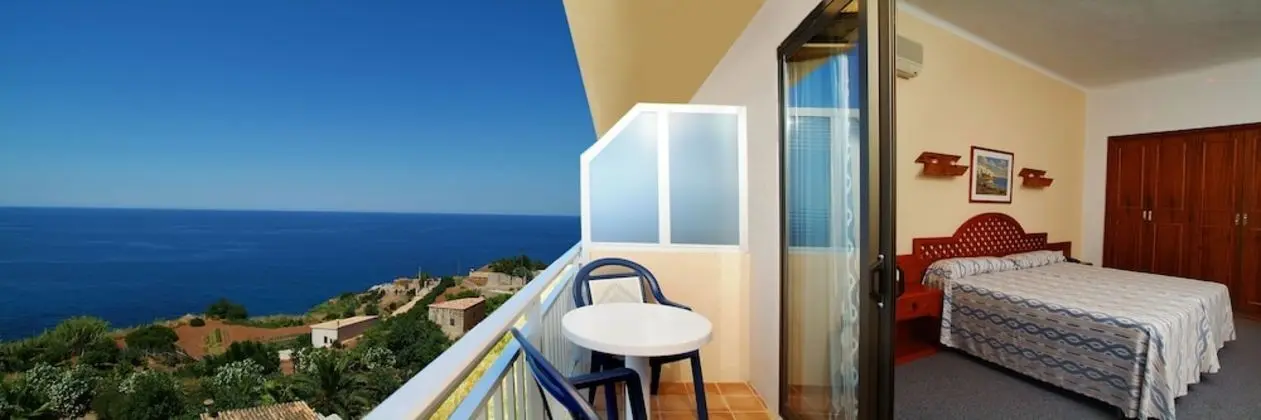 Tek Büyük Yataklı Oda, Balkon, Deniz Manzaralı