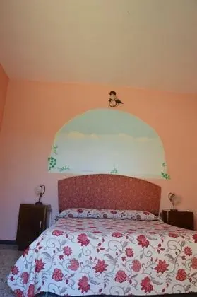 Tek Büyük Yataklı Oda, Avlu Manzaralı (Rosa)