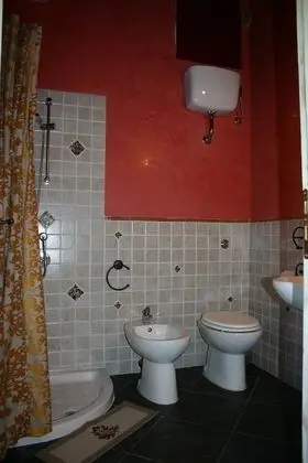 Tek Büyük Yataklı Oda, Avlu Manzaralı (Rosa)