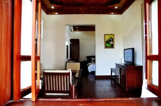 Villa (Beach and Pool)