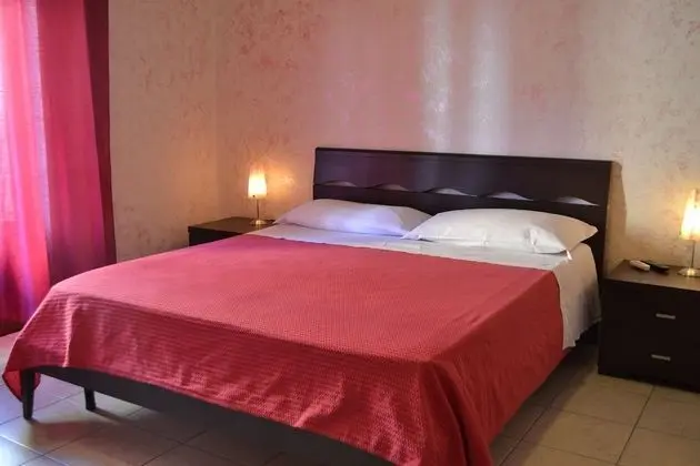 Tek Büyük Yataklı Oda