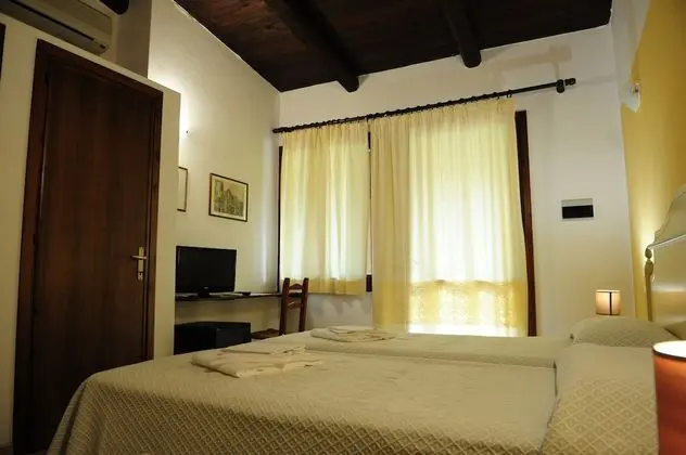 Panoramic Büyük Yataklı Tek Kişilik Oda