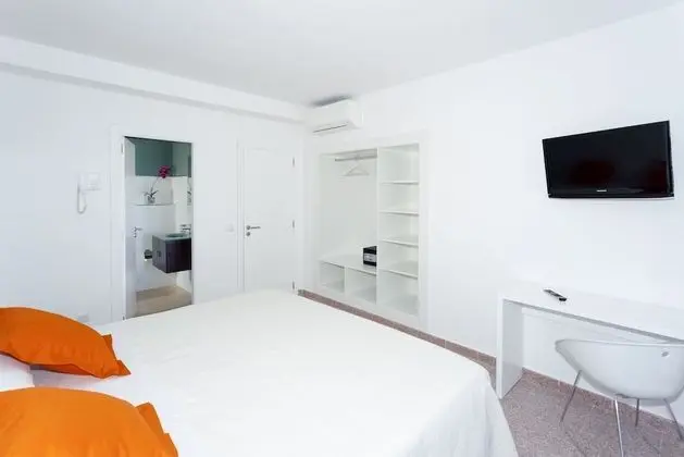 Tek Büyük veya İki Ayrı Yataklı Oda, Balkon