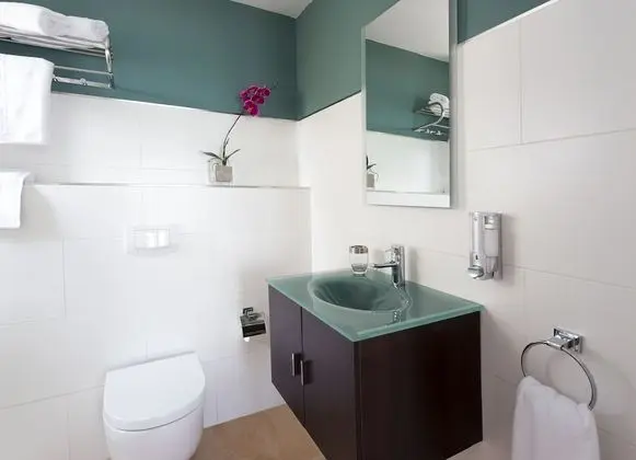 Tek Büyük veya İki Ayrı Yataklı Oda, Balkon, Deniz Manzaralı