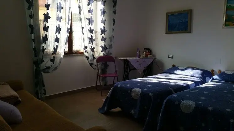 İki Ayrı Yataklı Oda, Ortak Banyo