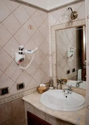 Comfort Tek Büyük veya İki Ayrı Yataklı Oda