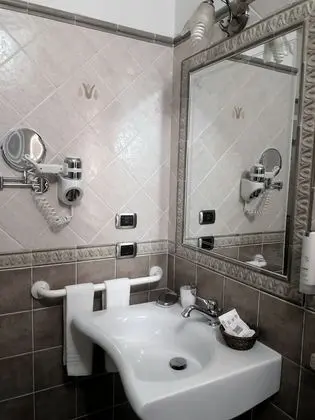 Economy Tek Büyük Yataklı Oda, Zemin Kat (Terrazza Condivisa / Shared Terrace)