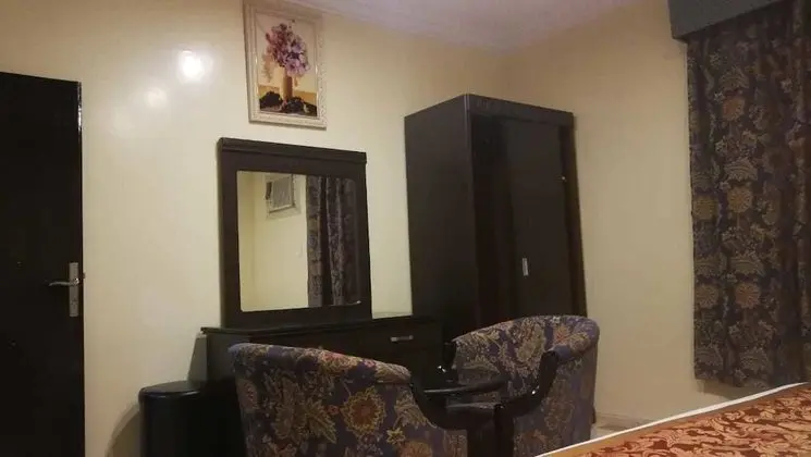 Basic Tek Büyük veya İki Ayrı Yataklı Oda, Birden Çok Yatak, Sigara İçilmez