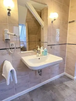 Deluxe Apart Daire (Poesie)