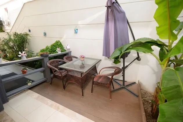 Economy Oda, Balkon