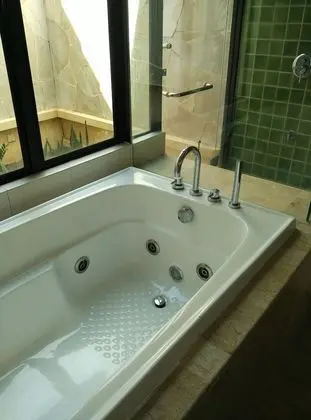 Romantic Süit, 1 Yatak Odası, Jakuzi, Havuz Kenarı (Spa Suite, Pool View/Beach View)