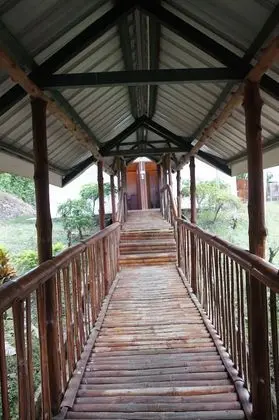 Üç Kişilik Oda (Long House)
