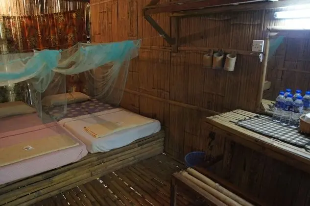 Üç Kişilik Oda (Long House)