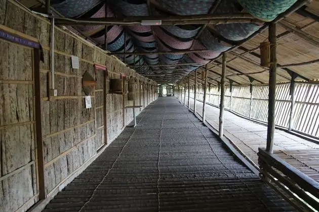 Üç Kişilik Oda (Long House)