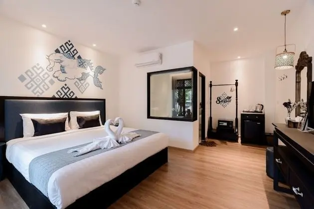 Standard Tek Büyük Yataklı Oda, Havuz Manzaralı