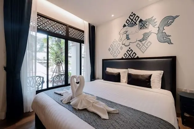 Standard Tek Büyük Yataklı Oda, Havuz Manzaralı