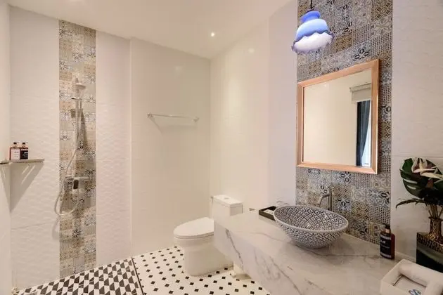 Standard Tek Büyük Yataklı Oda, Havuz Manzaralı