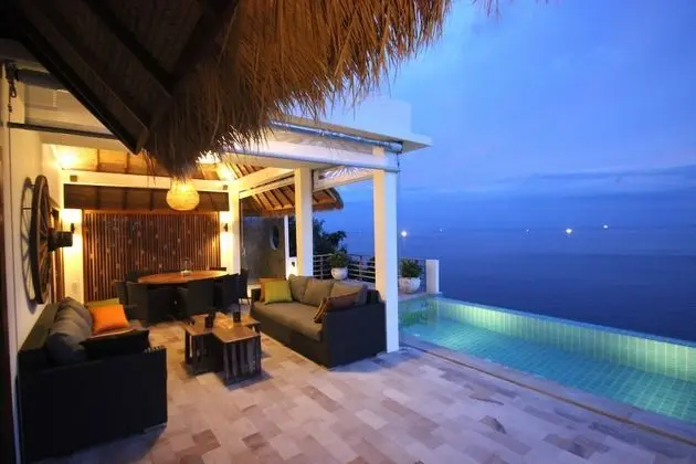Turtle Villa, Ocean and Beach View