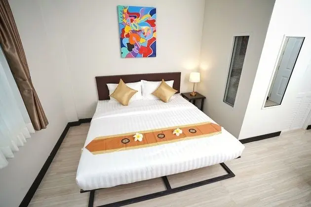 Standard Double Room Breakfast Included (Free 30 Mins Massage for 1 Person)