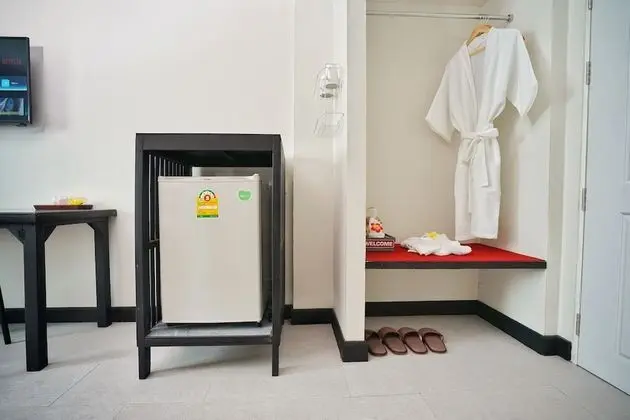 Standard Double Room Breakfast Included (Free 30 Mins Massage for 1 Person)